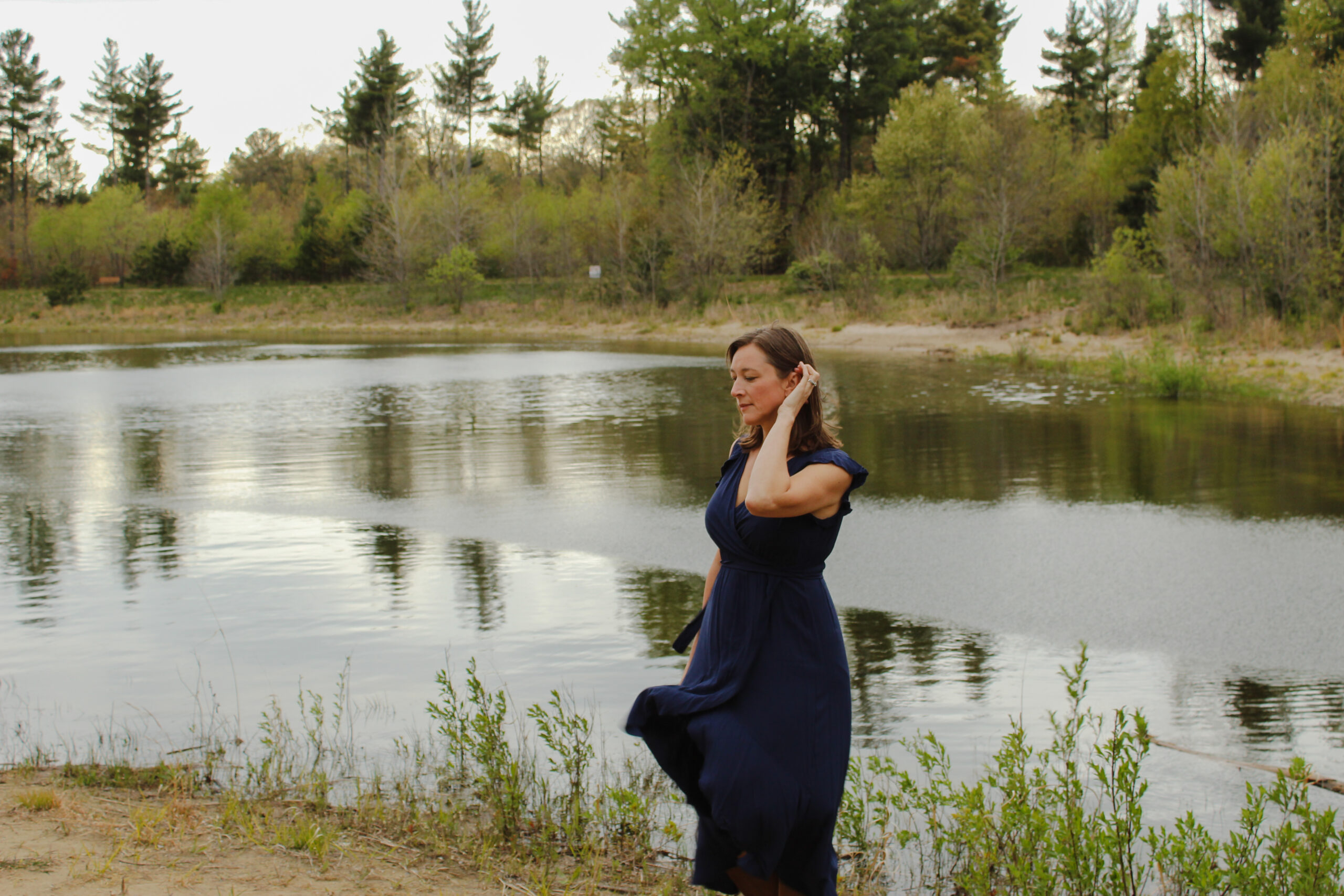 Author Jess Ronne professional image.